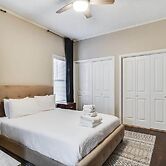 Lafayette Getaway-a Cozy Private Bedroom Close to Downtown With Shared