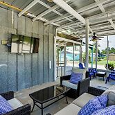 Walk to Pier & River: Dtwn Steinhatchee Escape!