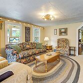 2 Mi to Hiking Trails: Cozy Fayetteville Cottage!