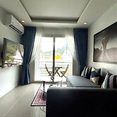 6-20 - 2 Bdr Condo With Balcony and Shared Pool