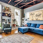 Walk to Corpus Christi Bay: Loft w/ Shaded Parking