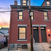 Cozy Historic Row Home- Near Stadiums! 3 Bedroom Home