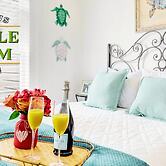 Hibiscus House Bed Breakfast Inn Turtle Room Bed-ada