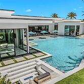 Sleeps 54 3 Luxury Villas w/ Pool + Spa, Pickleball Bravo by Avantstay