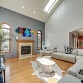 Game Room & Deck: Family Home in Chicago Area!