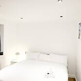 3 Bedroom in Northolt by Stayfolk