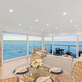 Beach Retreat With Oceanfront Balconies + Direct Beach Access Pacific 