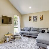 3 Mi to Dtwn! Group-friendly Getaway in Temple