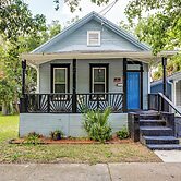 < 1 Mi to Everbank Stadium: Retreat w/ Yard!