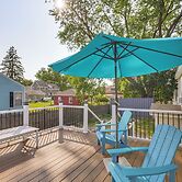 Coastal Retreat w/ Large Yard < 1 Mi to Dtwn Saco!