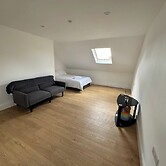 Lancing Road Cozy Apartment in Croydon