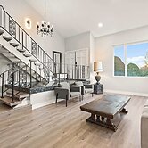 Luxury Hilltop Designer House w Pool Great View