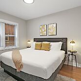 Cozy 2BR - Montrose 1A