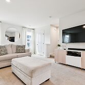 Modern Downtown Retreat Near Swamp Rabbit Trail 4 Bedroom Townhouse