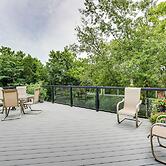 4 Mi to Dtwn: Ohio River Valley Home w/ Deck!