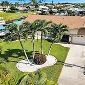 Love Bird Canalfront Villa Lounge Terrace Heated Pool pet Friendly