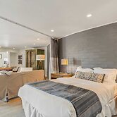 Malibu Hills Studio w/ Mountain Views + Near Beaches Cielo Nook by Ava