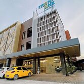 Front One Hotel Papua Lestari