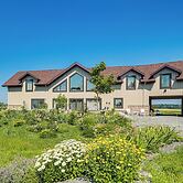 Grill Out, Play Pool: Huge Home on Lake Champlain!