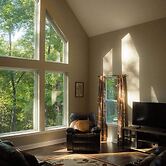 Modern 2 BD Cabin With hot tub & Games & Central Loc