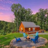 Tranquil Heights Cabin In Hocking Hills- HOT Tub!