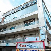 HOTEL CENTER POINT GUEST HOUSE