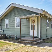 Near Walnut Valley Festival: Convenient Apartment!