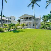 Luxe Pine Island Living: Historic Old Florida Gem!