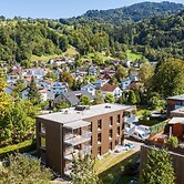 Urban-Apartmenthaus zwischen Berg und See
