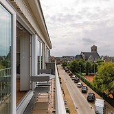 Modern Apartment With Balcony Near City Center