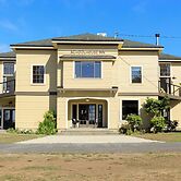 The Historic Schoolhouse Inn