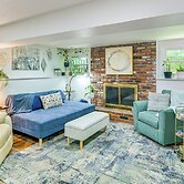 6 Mi to Cpkc Stadium: Convenient Kansas City Apt