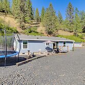Mtn-view Gem w/ Outdoor Entertainment in Ahsahka!