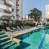 Studio in Building With Pool Con1206