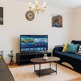 House - Sleeps 7 - Pet Friendly - Garden - Parking