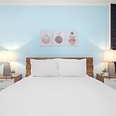 Private Balcony Welcomes Pets On-site Parking