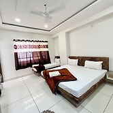 Hotel Shalimar-near Rail Station &Temple