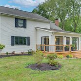 < 1 Mi to Lake Erie: Home w/ Hot Tub & Game Room!