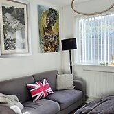 Willow Retreat - House in Burbage- Sleeps2- Garden