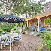 < 1 Mi to Dtwn Salem: Apt w/ Shared Patio & Yard!