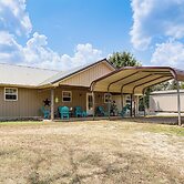 3 Mi to Spring River: Fully Furnished Outdoor Gem!