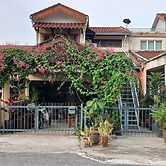 Serene Mountain Retreat in KL - Entire House for Rent
