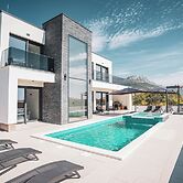 Villa Just be Happy by Trawelltopia