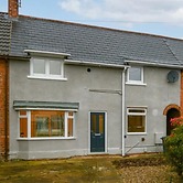 2 Bedroom Minimalist Home From Home With Parking