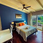 3B Achome Parking Wifi Fully Fenced Yard Jacuzzi