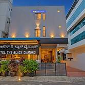 Fabhotel The Black Diamond