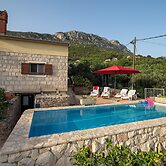 Hill Pool House, Kaštel Kambelovac Retreat