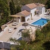 Vista Las Colinas in Izn jar