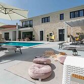 Designer Villa Simone - Modern Heritage Style
