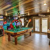 Bigfoot Bunkhouse Pool Views Theater Arcade Firepit Book Now